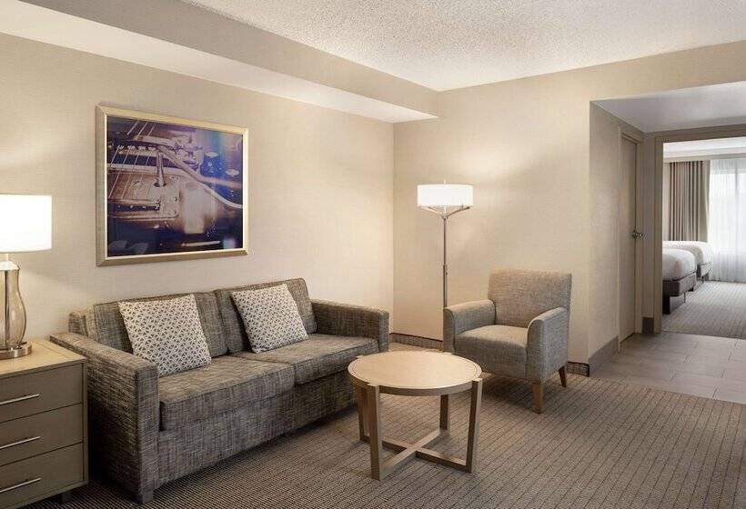 Люкс, Embassy Suites By Hilton Cleveland Rockside