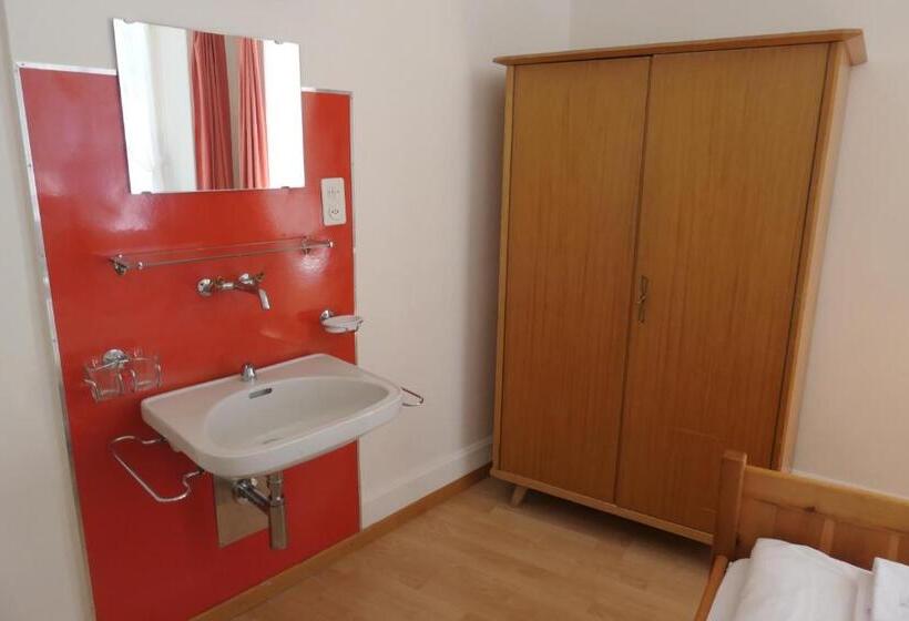 带共用浴室的标准房间, Franziskaner