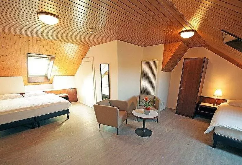 Standard Triple Room, Galion Hôtel & Restaurant