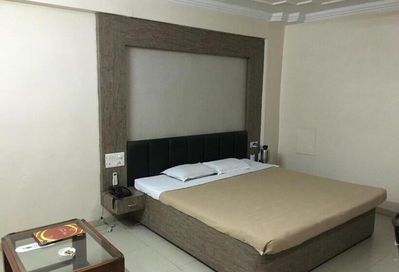 غرفة ديلوكس, Grand Arjun