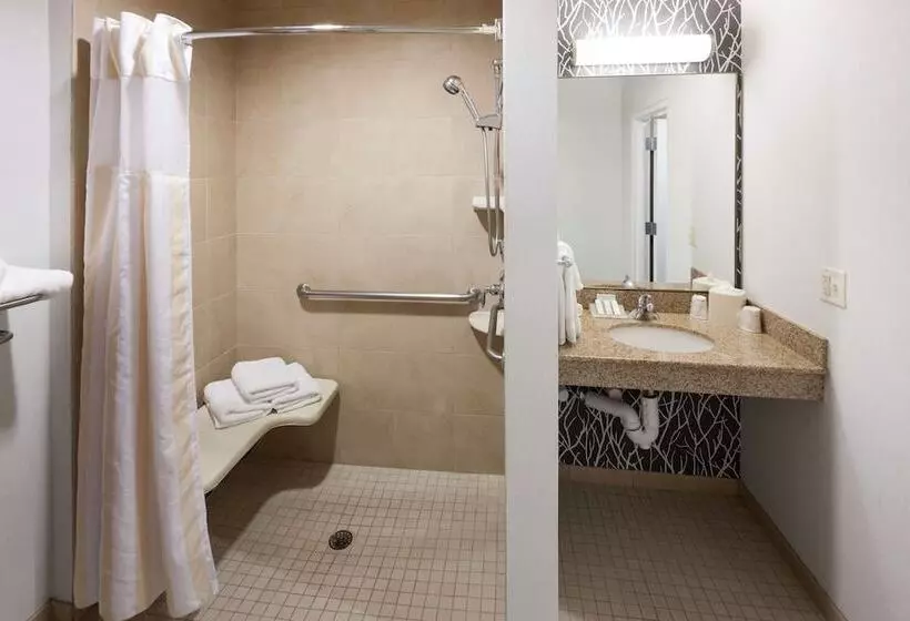 اتاق استاندارد برای معلولان, Hilton Garden Inn Austin North