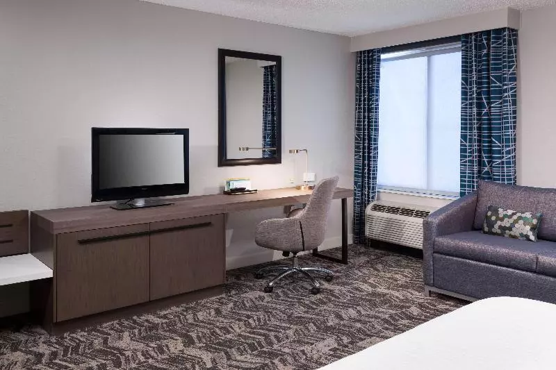 اتاق استاندارد با تخت بزرگ, Hilton Garden Inn Savannah Airport