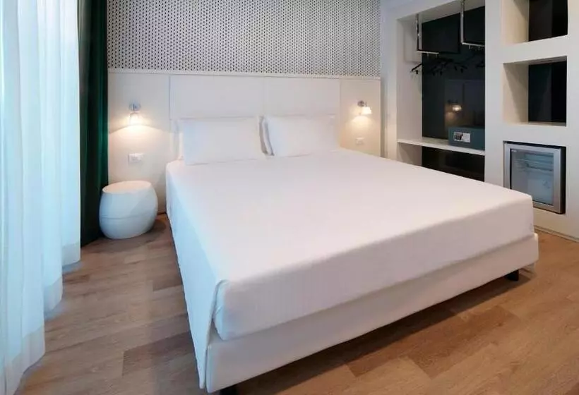 اتاق استاندارد, Holiday Inn Nola   Naples Vulcano Buono, An Ihg