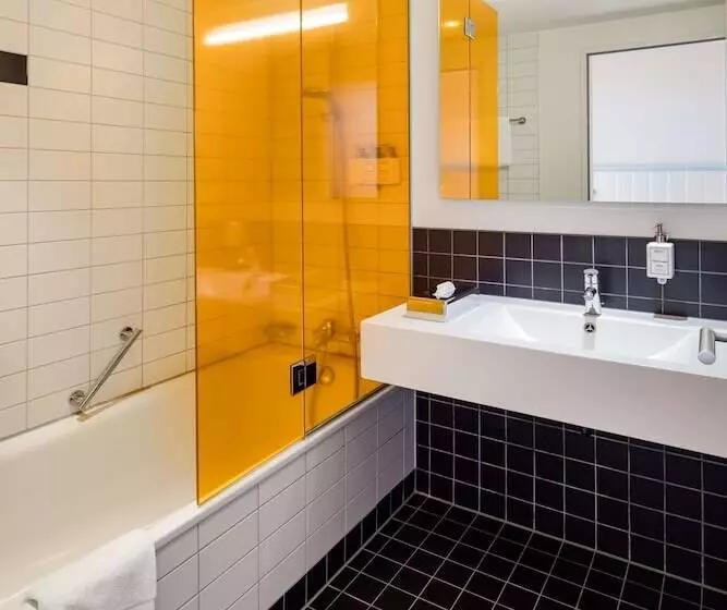 اتاق سوپریور با بالکن, Park Inn By Radisson Stuttgart