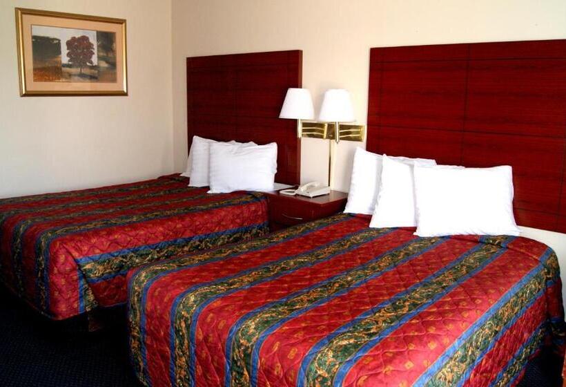 Номер Стандарт 2 Двуспальные Кровати, Red Carpet Inn   Natchez