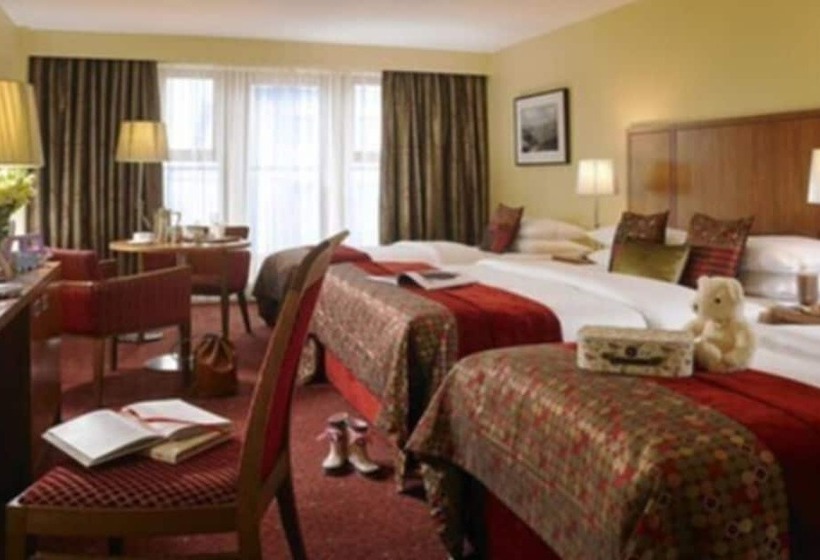 חדר משפחתי, The Rose