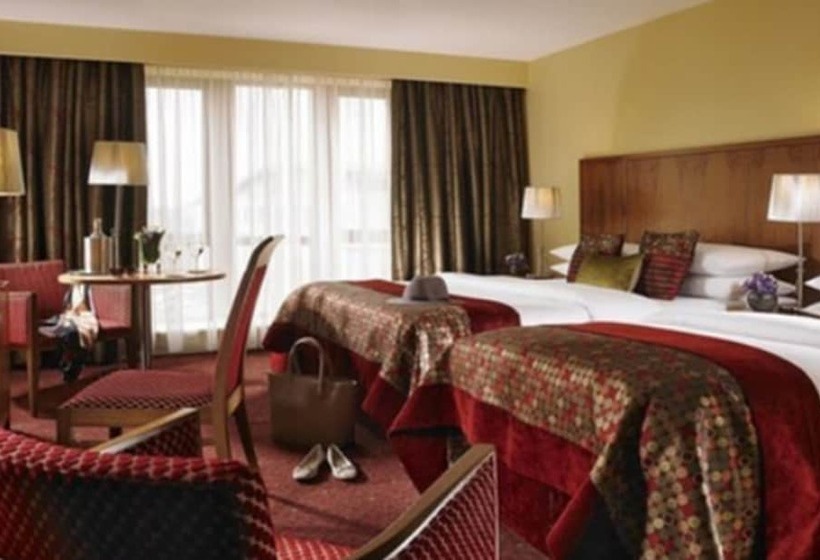 חדר משפחתי, The Rose