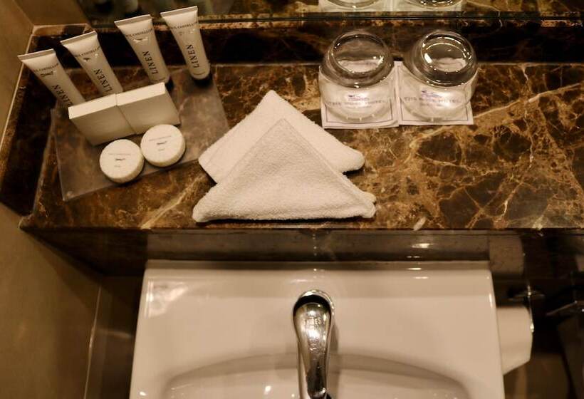 חדר דלוקס, The Rose