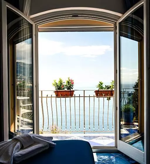 اتاق لوکس با بالکن, Villa Pandora