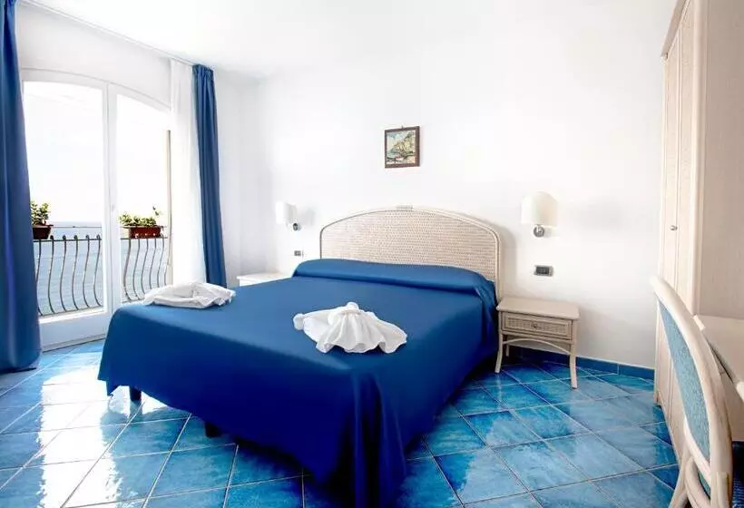 اتاق لوکس با بالکن, Villa Pandora