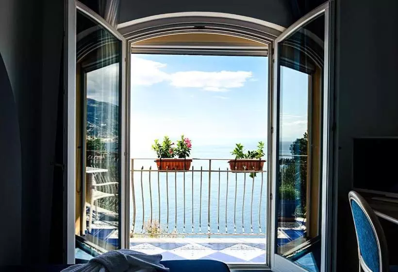اتاق لوکس با بالکن, Villa Pandora