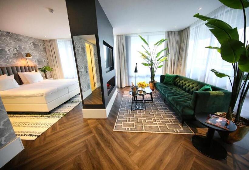 Президентский Люкс, Van Der Valk Hotel Den Haag