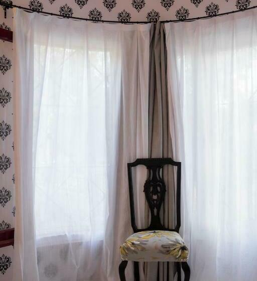 غرفة ديلوكس, Versión Moreno