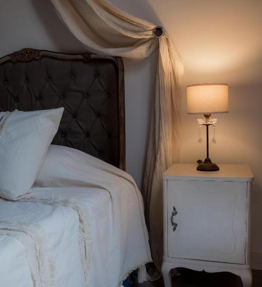 غرفة سوبيريور ثلاثية, Versión Moreno