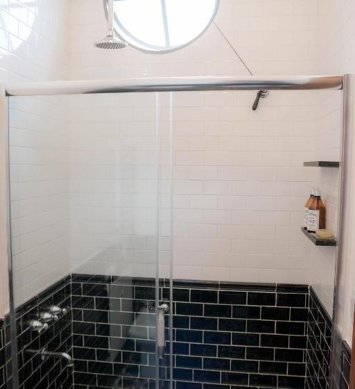 غرفة سوبيريور ثلاثية, Versión Moreno