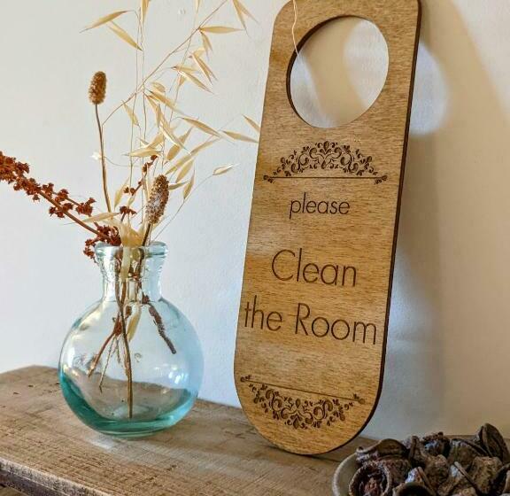 غرفة قياسية, Mas Oms