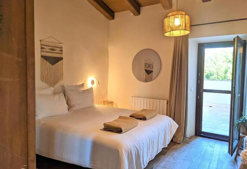 غرفة ديلوكس سرير كينج, Mas Oms