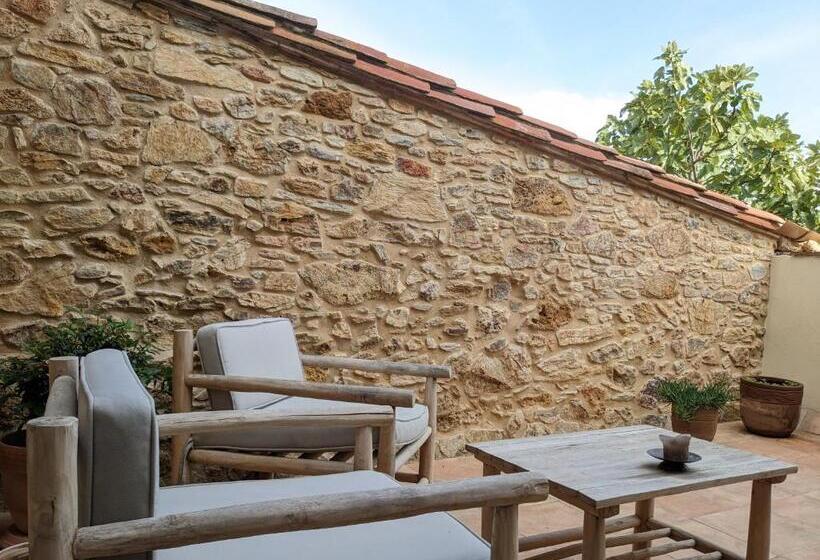 غرفة ديلوكس سرير كينج, Mas Oms