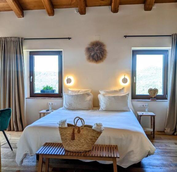 غرفة قياسية سرير كينج, Mas Oms