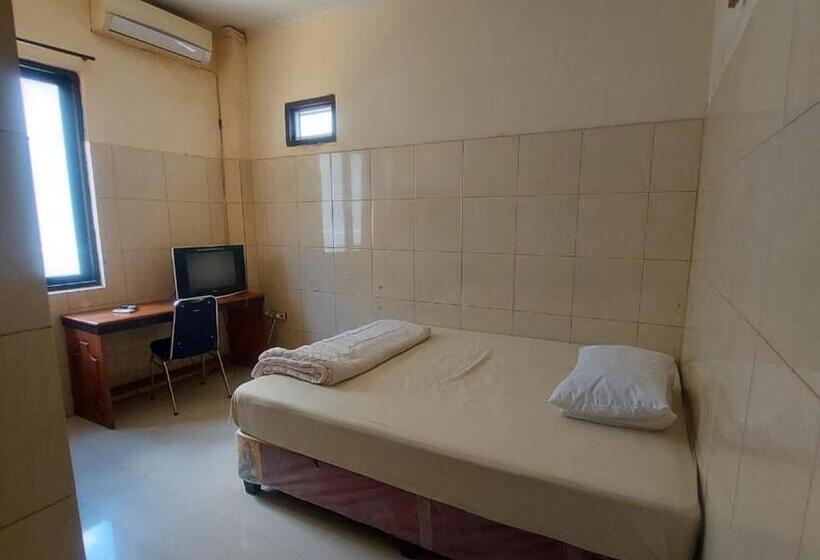 Номер Стандарт, Mulia Kendari Mitra Reddoorz