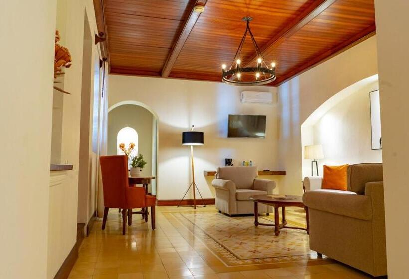 جناح ديلوكس, Nukari Quinta Boutique