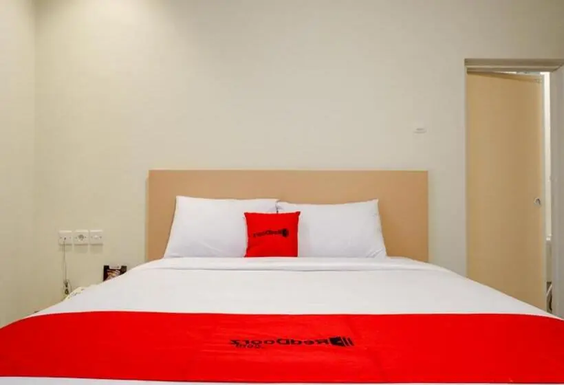 デラックスルーム, Reddoorz Near Exit Tol Banyumanik 2