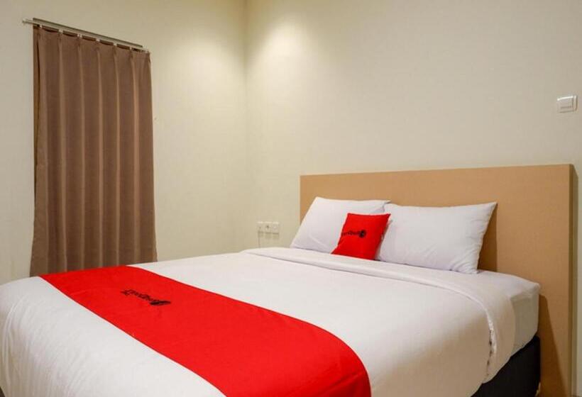 Номер Deluxe, Reddoorz Near Exit Tol Banyumanik 2