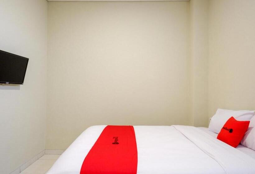 Номер Deluxe, Reddoorz Near Exit Tol Banyumanik 2