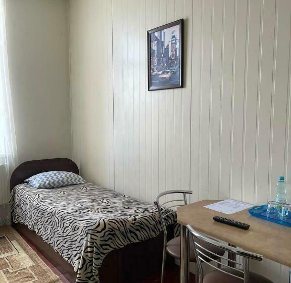 اتاق استاندارد با سرویس بهداشتی مشترک, Motel Tranzyt Plus