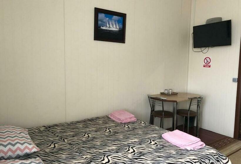 اتاق استاندارد با سرویس بهداشتی مشترک, Motel Tranzyt Plus