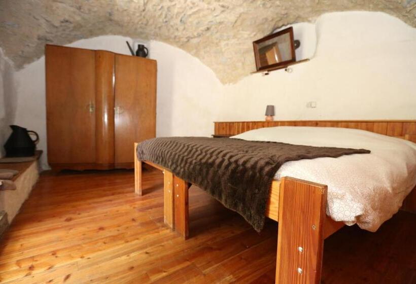 Трехместный Номер Стандарт Вид на Сад, La Ferme Rolland