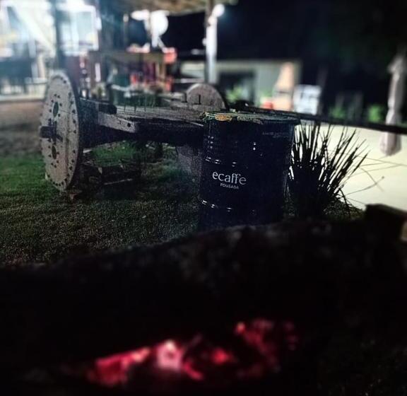 带阳台标准四人间, Ecaffe Hotel Pousada Container   Coqueiral Mg