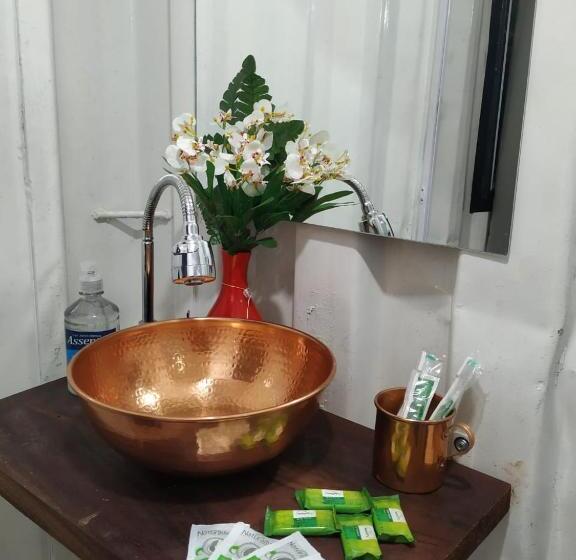 Четырехместный Номер Стандарт с Балконом, Ecaffe Hotel Pousada Container   Coqueiral Mg