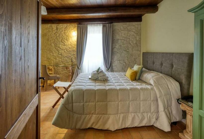 اتاق استاندارد با چشم‌انداز کوهستان, Borgo Incantato Spoleto