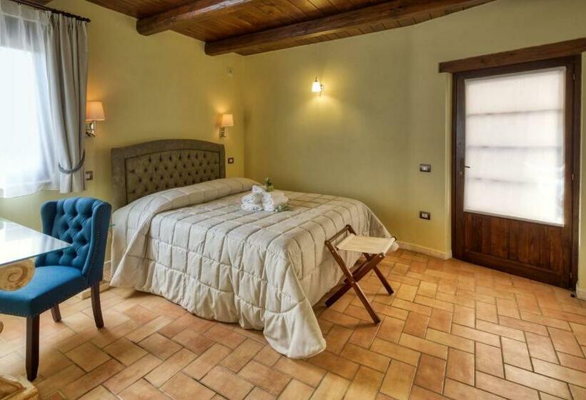 اتاق استاندارد با چشم‌انداز کوهستان, Borgo Incantato Spoleto