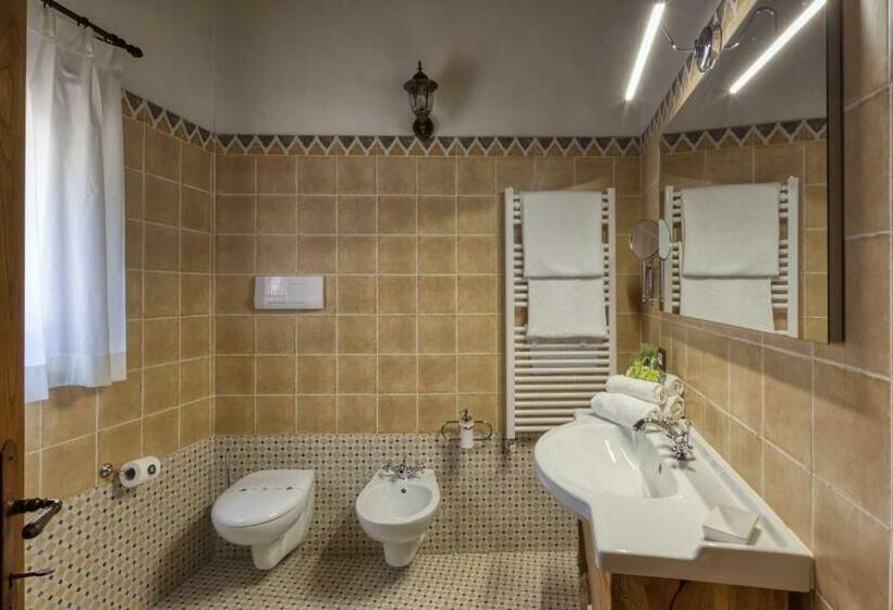 اتاق استاندارد با چشم‌انداز کوهستان, Borgo Incantato Spoleto