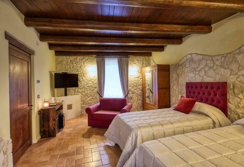 اتاق خانوادگی با چشم‌انداز باغ, Borgo Incantato Spoleto