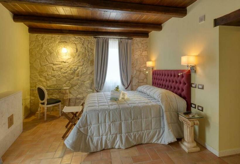 اتاق خانوادگی با چشم‌انداز باغ, Borgo Incantato Spoleto