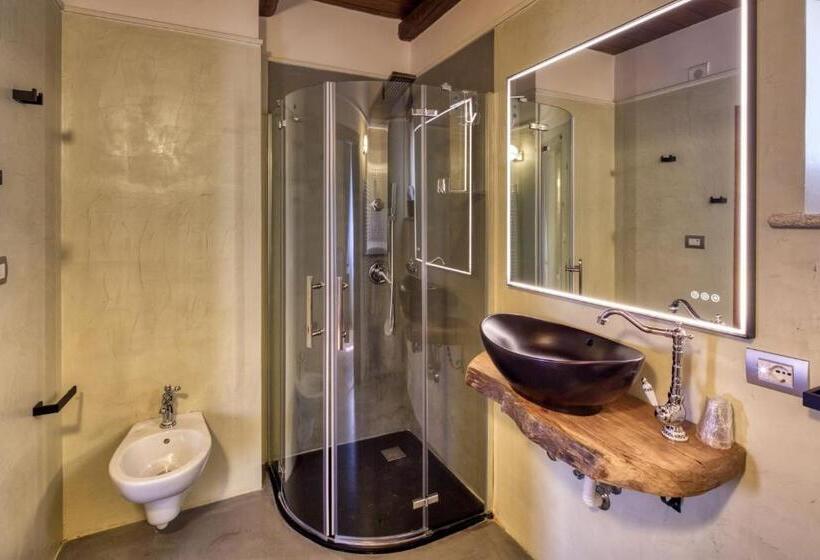 اتاق خانوادگی با چشم‌انداز باغ, Borgo Incantato Spoleto