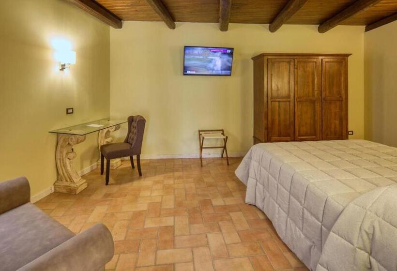 اتاق لوکس سه تخته, Borgo Incantato Spoleto