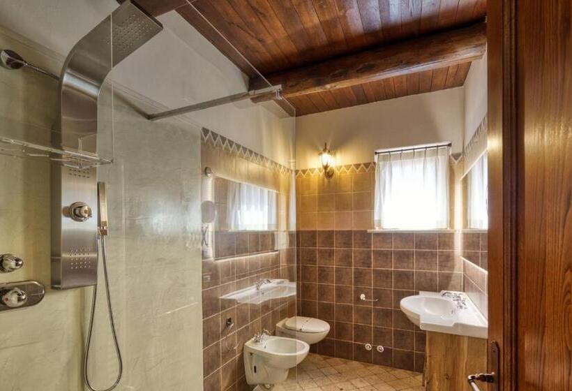 اتاق لوکس, Borgo Incantato Spoleto