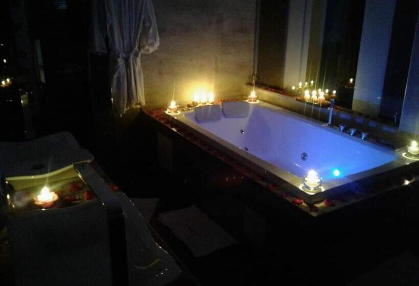 ハイドロマッサージバス付きスイート, Centenario Plaza