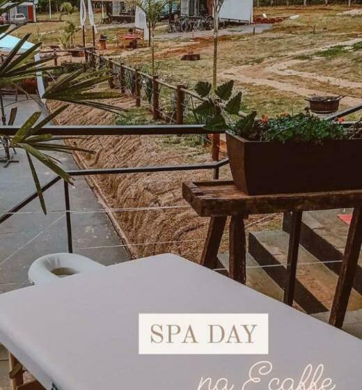 带阳台标准四人间, Ecaffe Hotel Pousada Container   Coqueiral Mg