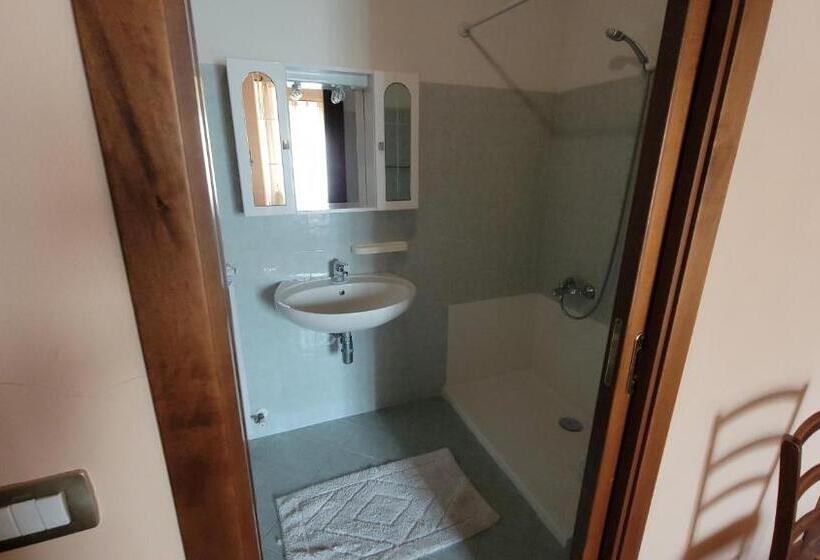 غرفة قياسية رباعية, Locanda Francescana