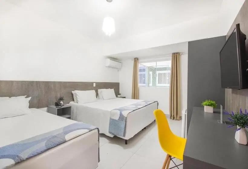 اتاق استاندارد سه نفره, Cajueiro Guaruja
