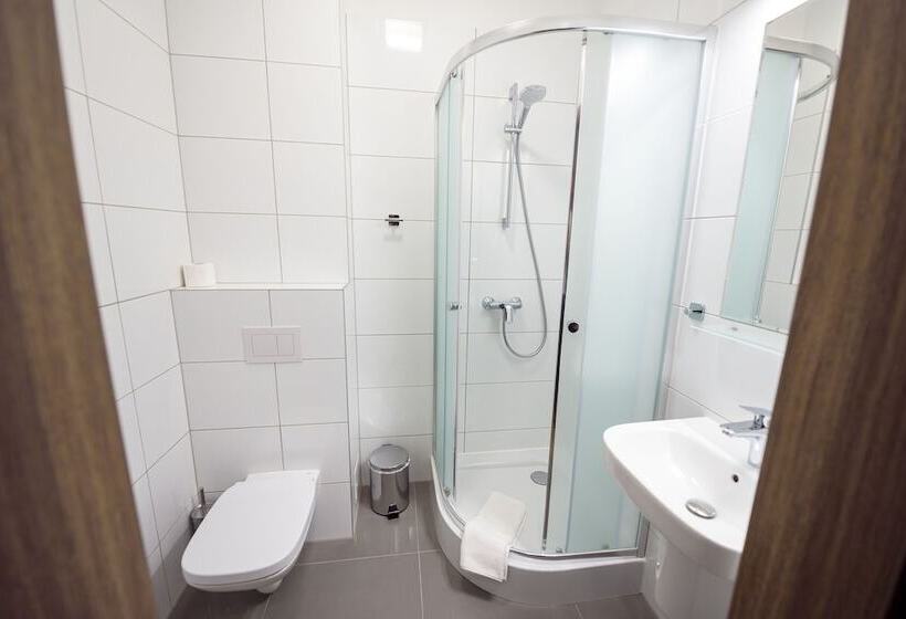 غرفة قياسية, Lawendowy Dwór