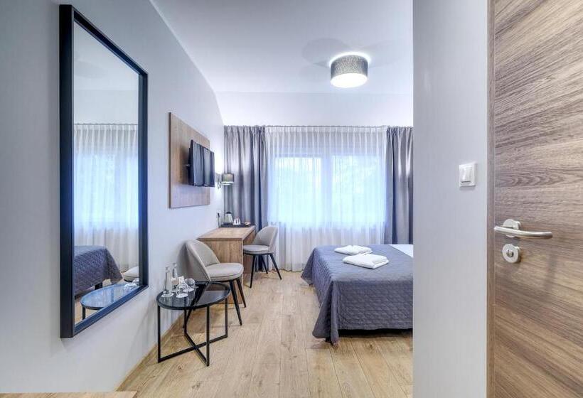 غرفة قياسية, Lawendowy Dwór