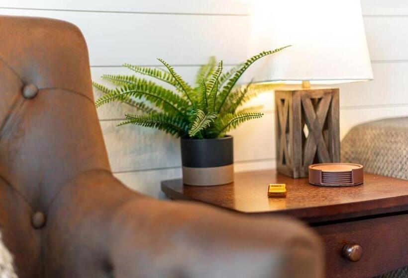 Huoneisto 1 Makuuhuone, The Stable Tiny Container Home 12 Min To Magnolia