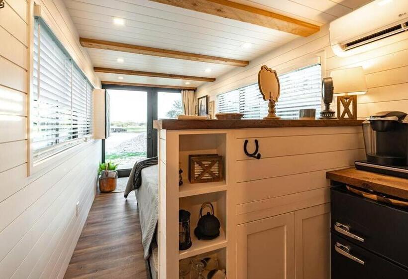 Appartement met 1 Slaapkamer, The Stable Tiny Container Home 12 Min To Magnolia