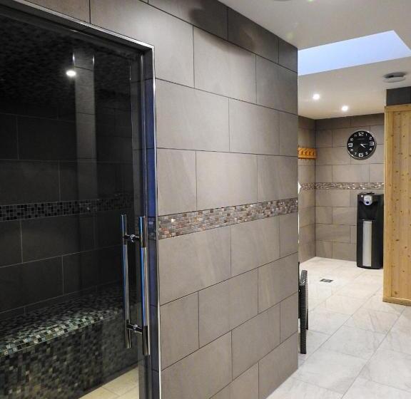 Номер Стандарт, House Of Juniper